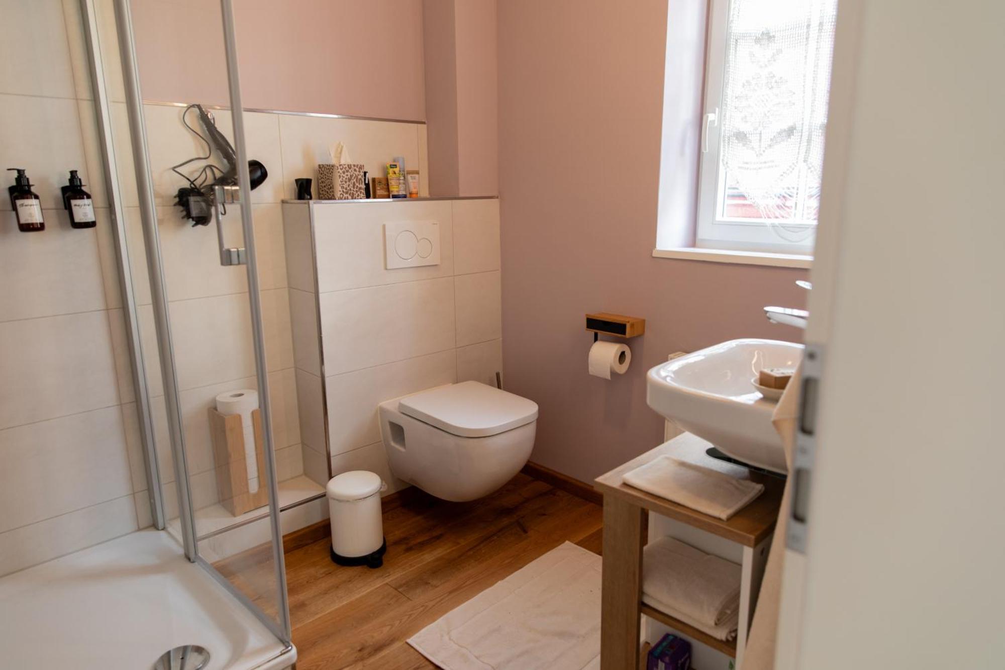 Altstadt Apartment Am Dom Wetzlar, 1 Zi, Kueche, Bad Mit Parkplatz Am Grundstueck Eksteriør billede
